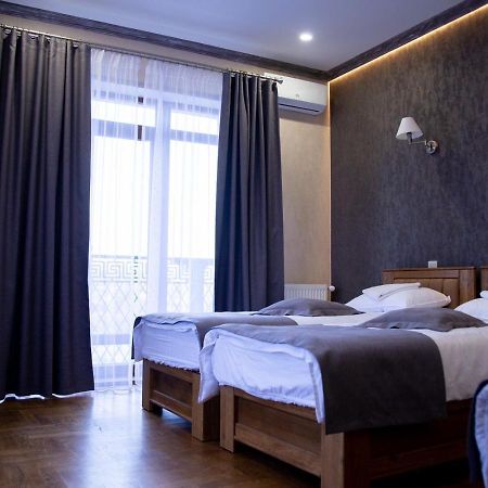 Melania Hotel Uman Exterior photo