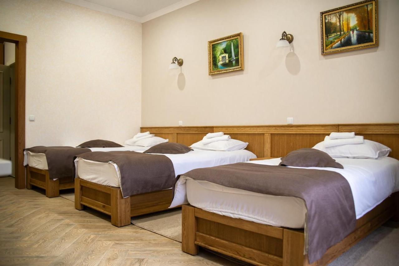 Melania Hotel Uman Exterior photo