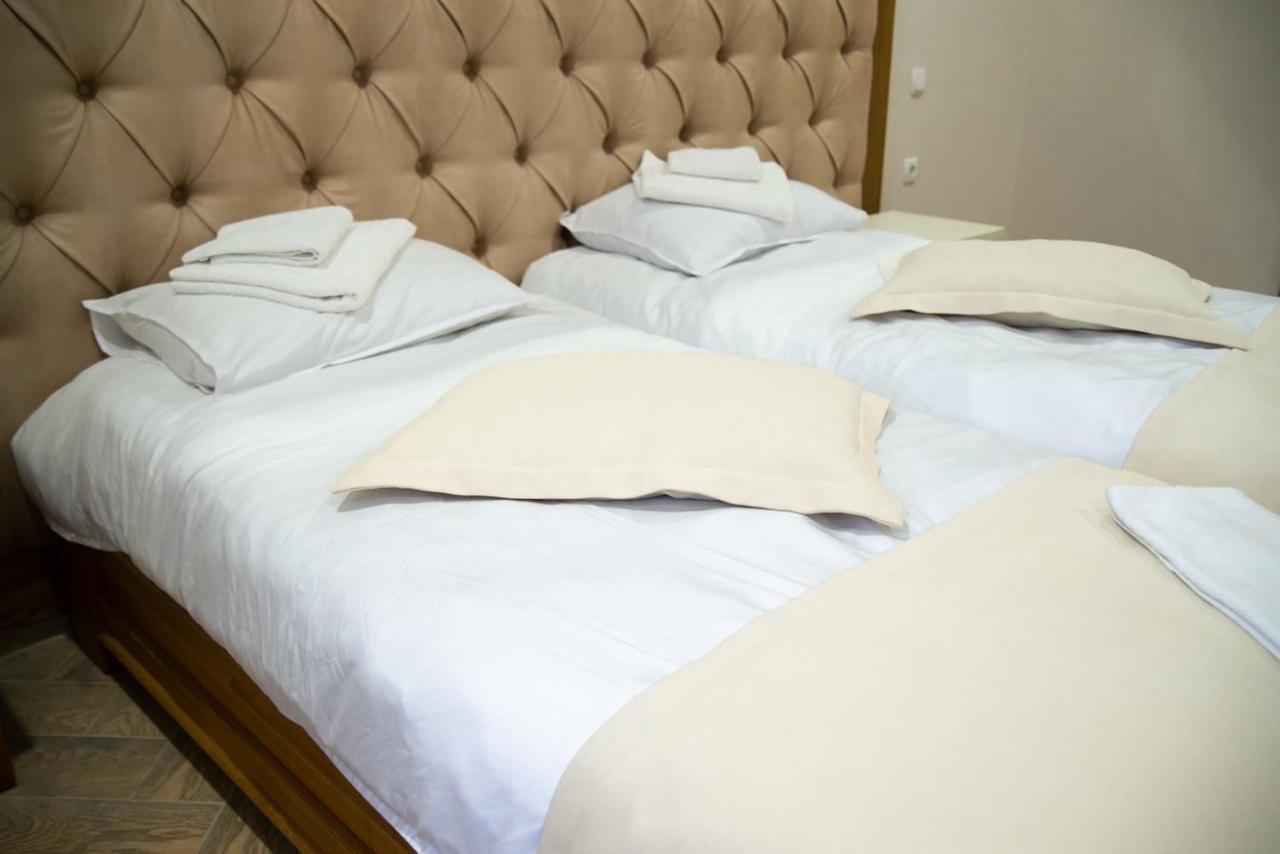 Melania Hotel Uman Exterior photo