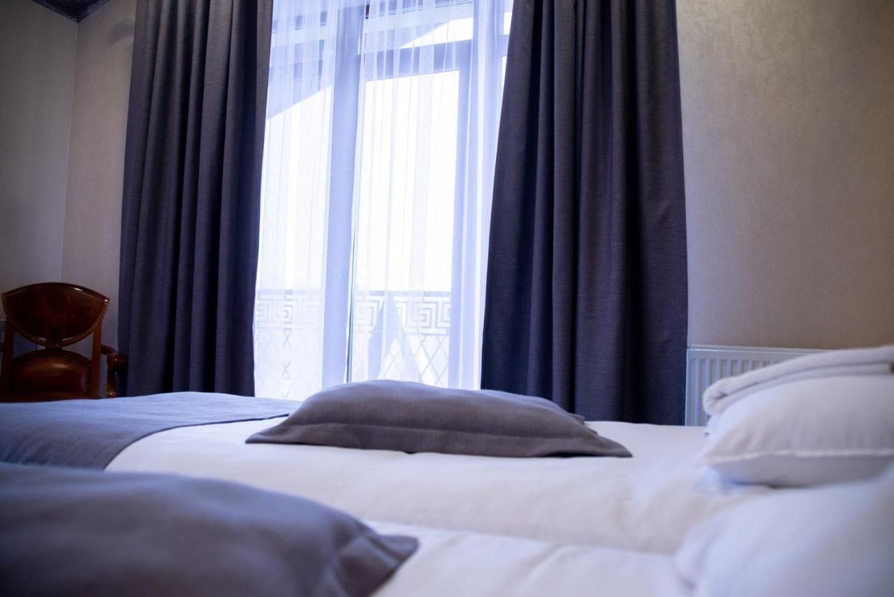 Melania Hotel Uman Exterior photo