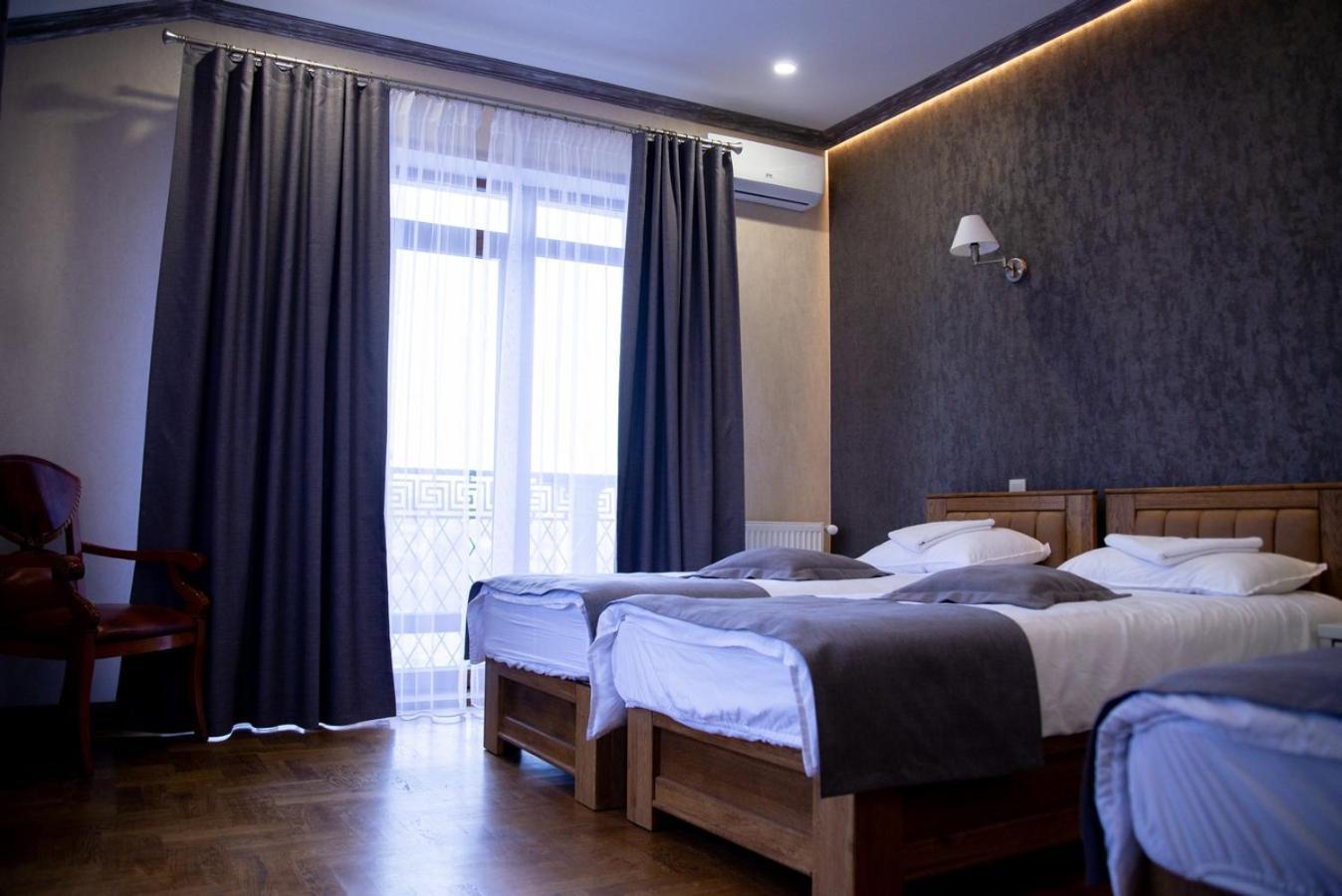 Melania Hotel Uman Exterior photo