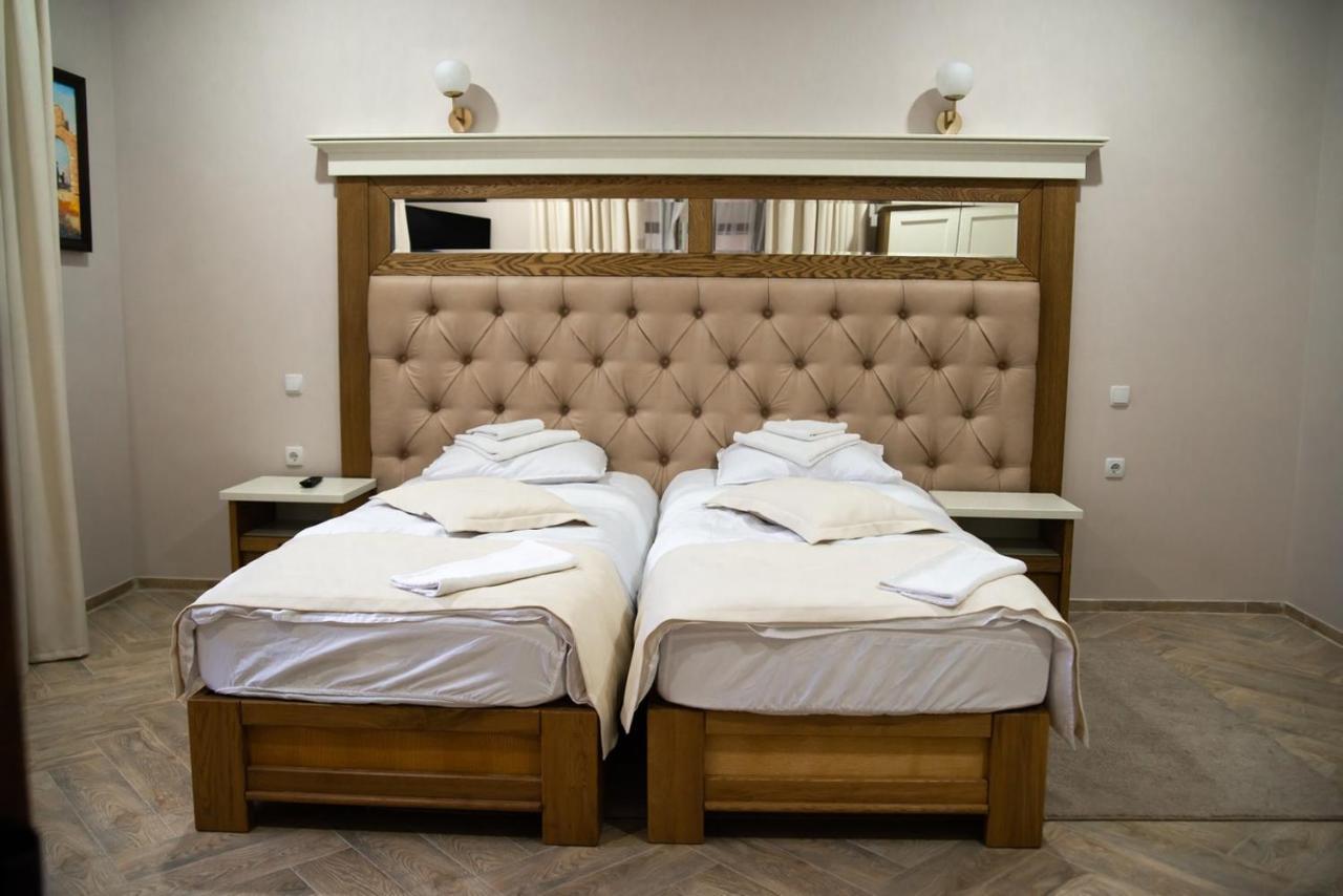 Melania Hotel Uman Exterior photo