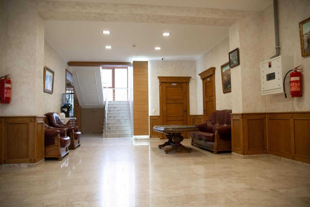 Melania Hotel Uman Exterior photo