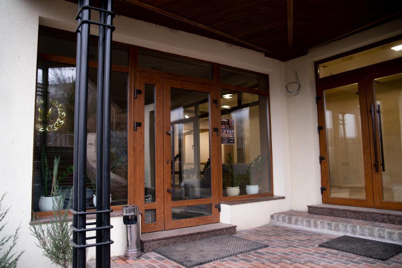 Melania Hotel Uman Exterior photo