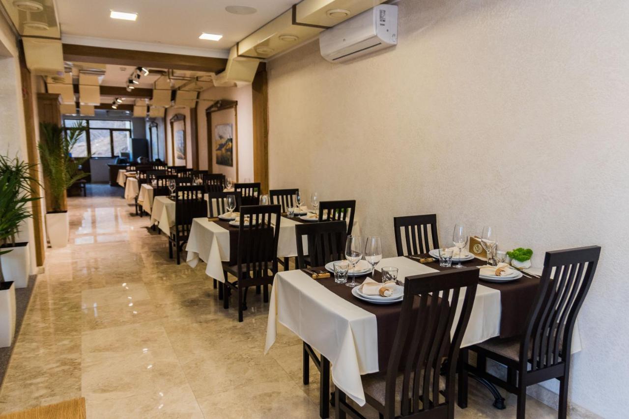Melania Hotel Uman Exterior photo